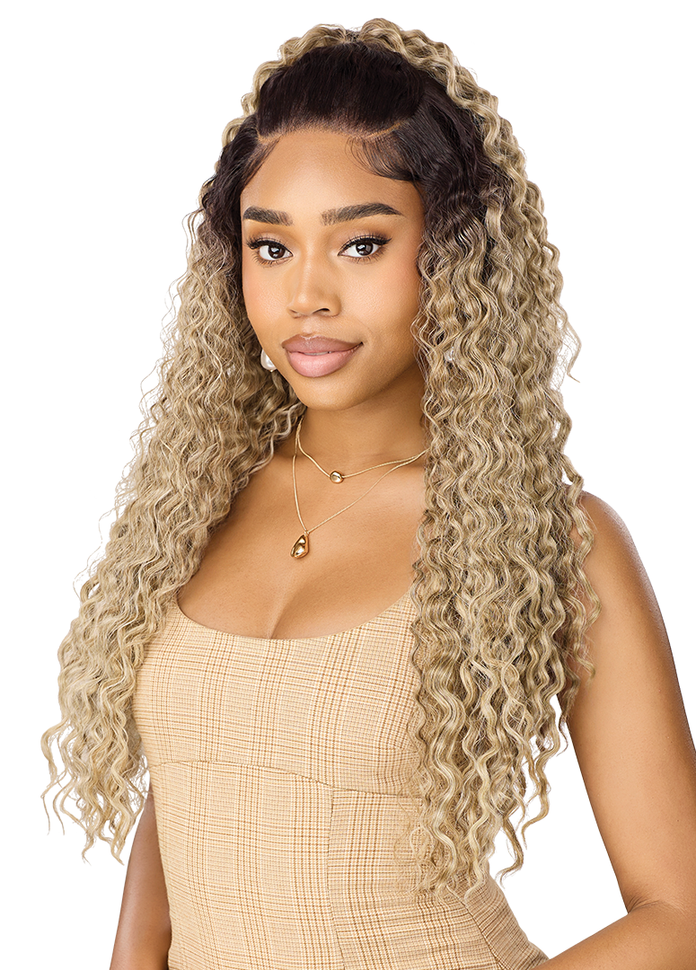 Outre Peruvian Curls — Sandy Blonde model